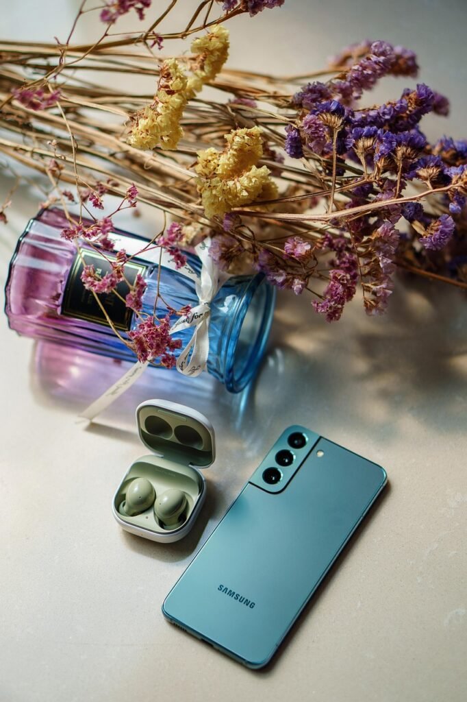 gd457395e8fa1c76ed2469d801278db5f387564a59b0027a75099adf085f59c3fc59110873aa46db226458cf66fd1d18b64424ef33052d6520b042dedc60a4244_1280-7063771 smartphone, mobile phone, samsung galaxy s22, samsung, cellphone, galaxy buds, samsung, samsung, samsung, samsung, samsung, galaxy buds, galaxy buds, galaxy buds, galaxy buds